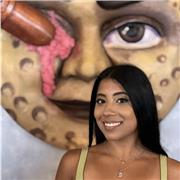 Profesora de biología, conocimientos básicos de matemáticas, química, inglés etc