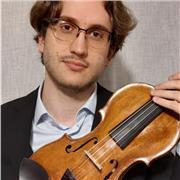 Insegnante di violino, con anni di esperienza, offre lezioni di violino per tutte le età online o in zona Lecco.