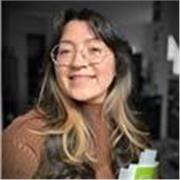 Spanisch Online und Vor Ort Dozentin, die Kinder und Erwachsene aller Altersgruppen unterrichtet