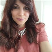 Laureata in Filologia, impartisce lezioni online di Lingua e Letteratura italiana, Storia dell' arte e Filosofia