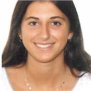 Profesora de inglés imparte clases para niños de todas las edades