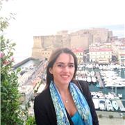 Laureata in Lingue e letterature, insegno INGLESE e FRANCESE dal livello base ad un livello C1 (sia lingua che letteratura)