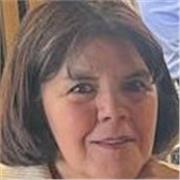 Trabaja como acompañante escolar y cuidador infantil