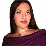 Soy Alba, Integradora social, empática  y con experiencia en campamentos y asociaciones apoyando niños con necesidades especiales.