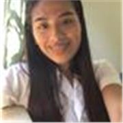 Profesora de inglés que imparte clases didácticas a niños y adolescentes de 10 a 17 años de edad