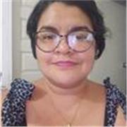 Profesora de inglés imparte cursos en línea para niños, y adolescentes