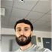 Enseignant d’Histoire-Géographie dans le secondaire, prêt à faire de même hors temps de classe. 