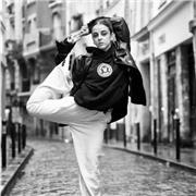 Danseuse Professionnelle donne cours de Hip-hop