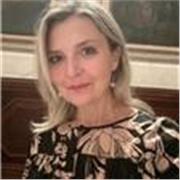 Laureata in lingua e letteratura francese  ho avuto varie esperienze di lavoro in francia e di insegnamento