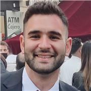 Ingeniero Eléctrico y Mecánico y graduado en el Máster de Educación por la Universidad de Málaga.