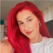 Profesora de lengua, inglés y francés graduada en Traducción e Interpretación .