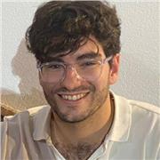 Estudiante universitario ofrece clases de refuerzo en la materia