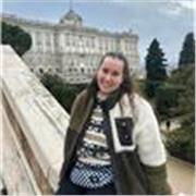 Profesora titulada en Grado en Educación infantil y apoyo escolar y extraescolares en colegios de educación primaria 