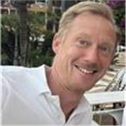 Profesor en Administración de empresas con más de 17 años de experiencia como empresario.