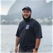 Professor de filosofia e pesquisador de filosofias africanas e afro-brasileiras, com atuação decolonial crítica e engajada