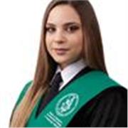 Maestra de Educación Primaria con especialidad en Atención a la Diversidad y un máster en Educación y TIC. 