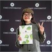 English tutor who teach communication English for all ages.