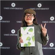 English tutor who teach communication English for all ages.