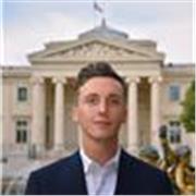 Juriste dans le sport professionnel, j’enseigne toutes les matières du Droit (droit civil, droit social, droit administratifs, etc.)