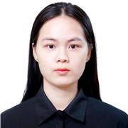 professeure particulier donne des cours de soutien scolaire aux étudiant qui ont envie d'apprendre la langue chinoise