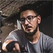 Cerchi un professionista nel settore Produzione Video e Cinema? Chiedimi pure e cominciamo!