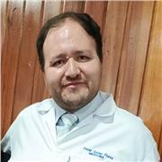 Médico general con gusto por enseñar, 2 años de experiencia guiando estudiantes y preparando exámenes