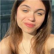 Profesora de inglés con nivel acreditado oficialmente,estudiante de bachillerato, experiencia laboral en el ámbito de la educación