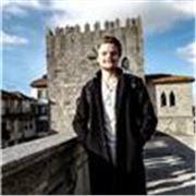 Leciono aulas de Língua Portuguesa e respectivas Literaturas