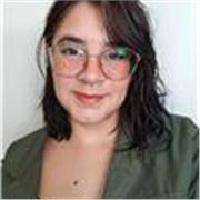 Tutor de español enseña a estudiantes de todas las edades