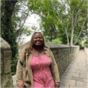 English Teacher to Primary school students