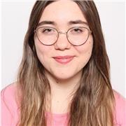 Maestra de primaria en formación, todos los cursos.  Soy una persona paciente y que me gusta enseñar.