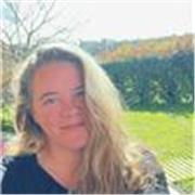 Soy formadora y coach especializada en liderazgo, inteligencia emocional y desarrollo de soft skills, con amplia experiencia.