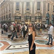 Doy clases particulares de inglés hasta nivel B2-C1. Estoy acabando la carrera de filología inglesa. También pueden ser Online