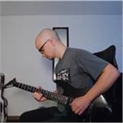 PROFESOR DE MUSICA CON ALTA DEDICACION Y APTITUDES PEDAGOGICAS