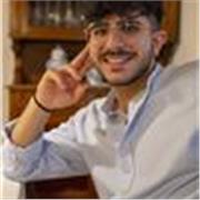 Sei alla ricerca di un insegnante paziente e che non vede l’ora di condividere le proprie conoscenze? Sei nel posto giusto!