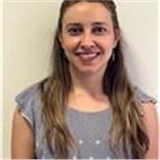 Profesora en Inglés imparte clases virtuales