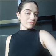 Estudiante de medicina preparada para dar clases de apoyo general