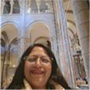 Profesora ( título sin homologación) con experiencia en  Venezuela de 15 años en educación infantil de 1 a 6 años. Soy cariñosa.