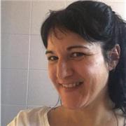 Soy licenciada en Bellas Artes y técnico superior en industrias de Artes Gráficas.
Puedo dar clases de Historia del Arte, Dibujo Técnico, Fotografía…