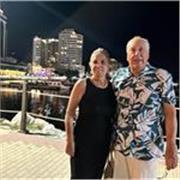 Soy doctor Phd con más de 4 años de experiencia docente en inglés y español ..doble nacionalidad con España y colombia 