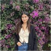 Profesora de euskera nativa apta para todas las edades y niveles. Profesora de inglés con C1 apta para primaria y ESO. 