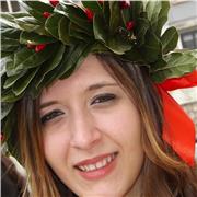 Laureata in Lettere moderne e in Filologia moderna, offre doposcuola e ripetizioni dalle scuole elementari alle scuole superiori