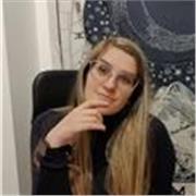 Friendly Cambridge CELTA-qualified English teacher offering engaging, student-centred lessons to help learners build confidence.