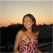Soy estudiante de universidad con nivel C1 en ingles y experiencia de un año en el extranjero. 