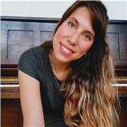 Profesora de Canto para ayudarte a descubrir el don que Dios puso en vos! Vení a disfrutar de tus clases!
