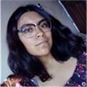Profesora de español que imparte clases divertidas y didácticas desde preescolar hasta secundaria