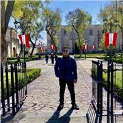 Docente del área de Comunicación y preparador de sesiones con uso de TIC e IA para niños, adolescentes o docentes