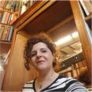 Experiencia docente en Primaria y Secundaria, en inglés y castellano. Preparación de exámenes escritos y orales.