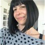 Qualificata e con esperienza con bambini e ragazzi, offro disponibilità per lezioni al fine di migliorare il proprio rendimento.