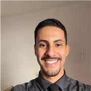 Graduado e com especialização na área de matemática, experiência no ensino integral e como professor de Olimpíadas